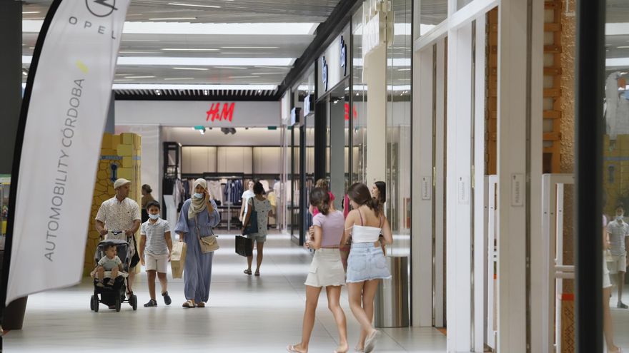 ¿Qué centros comerciales y supermercados abren en Córdoba por San Rafael?
