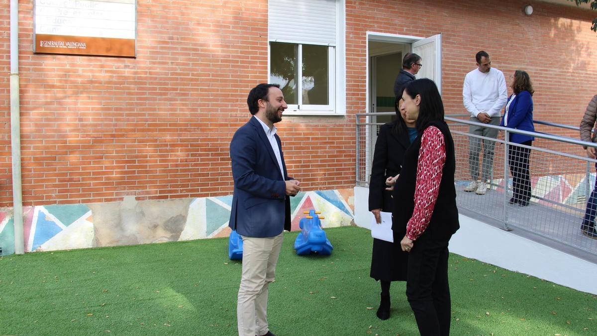 Toledo y España en el patio para los niños de infantil.