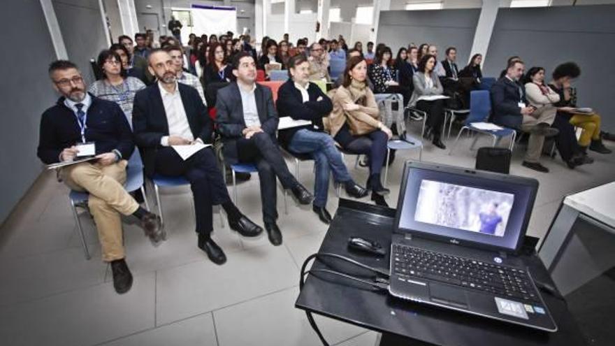 Los investigadores valencianos analizan los avances en la lucha contra el cáncer