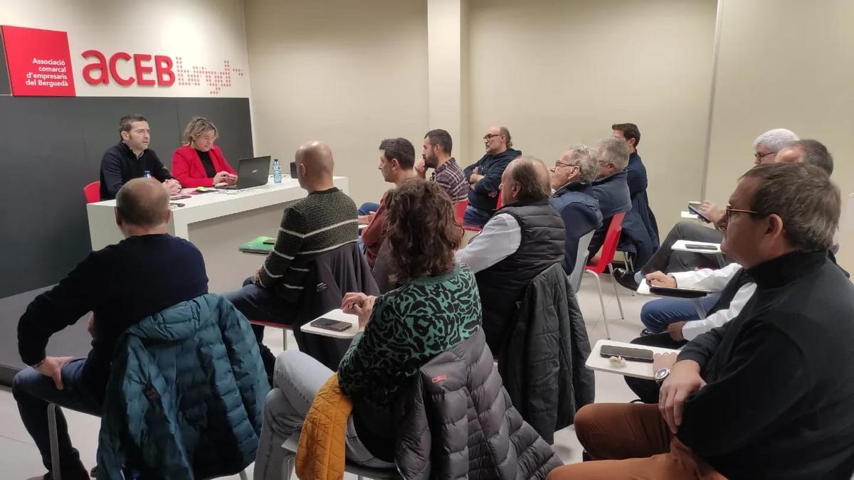 Exposició del projecte Manresa Il·lumina a l'assemblea de l’associació del polígon de la Valldan