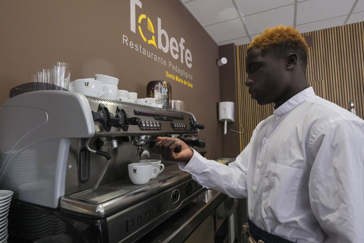 Estudiantes migrantes en la FP de Cocina y Restauración del CIFP en Santa María de Guía