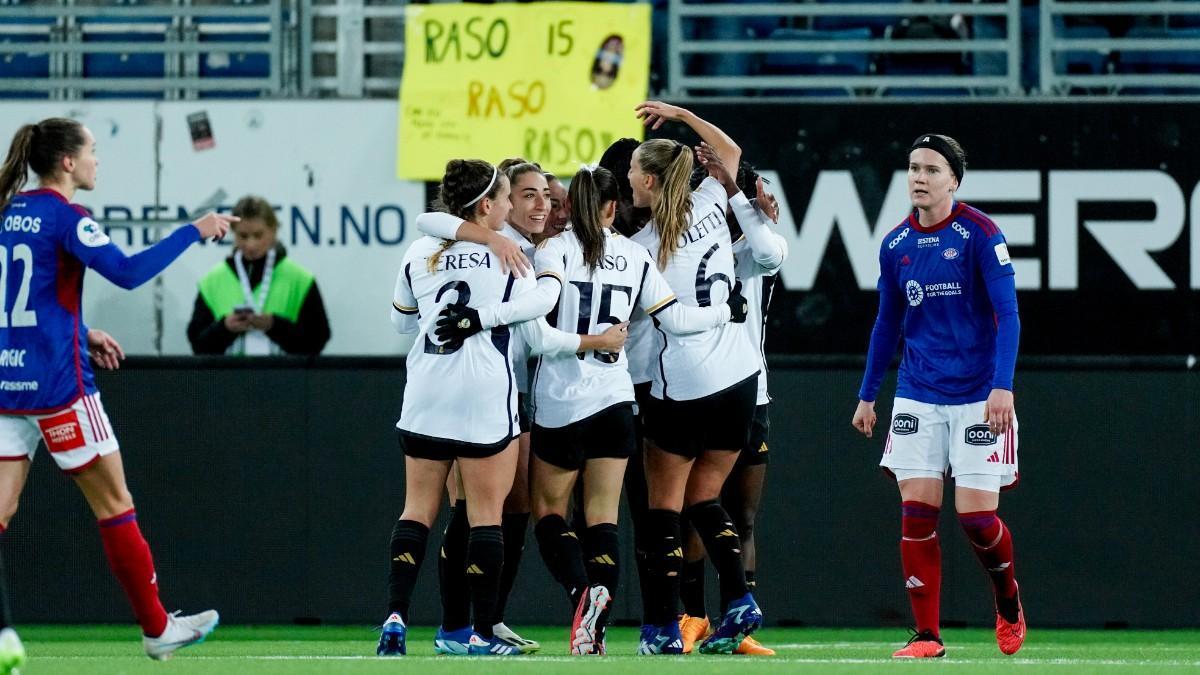 Las jugadoras del Real Madrid celebran un gol