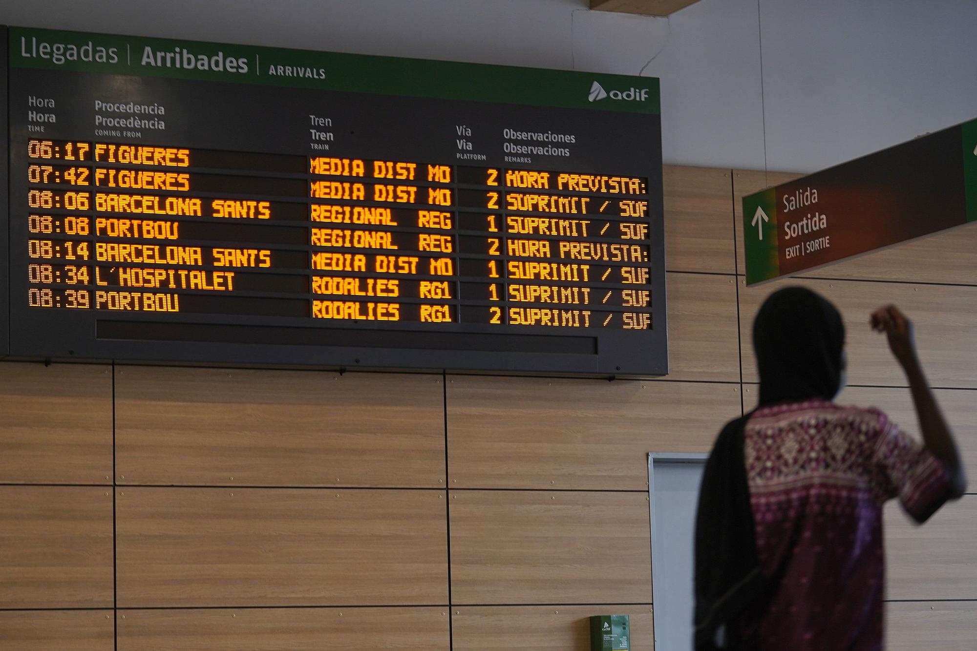 Caos ferroviari: Una avaria deixa sense trens de Rodalies i mitja distància