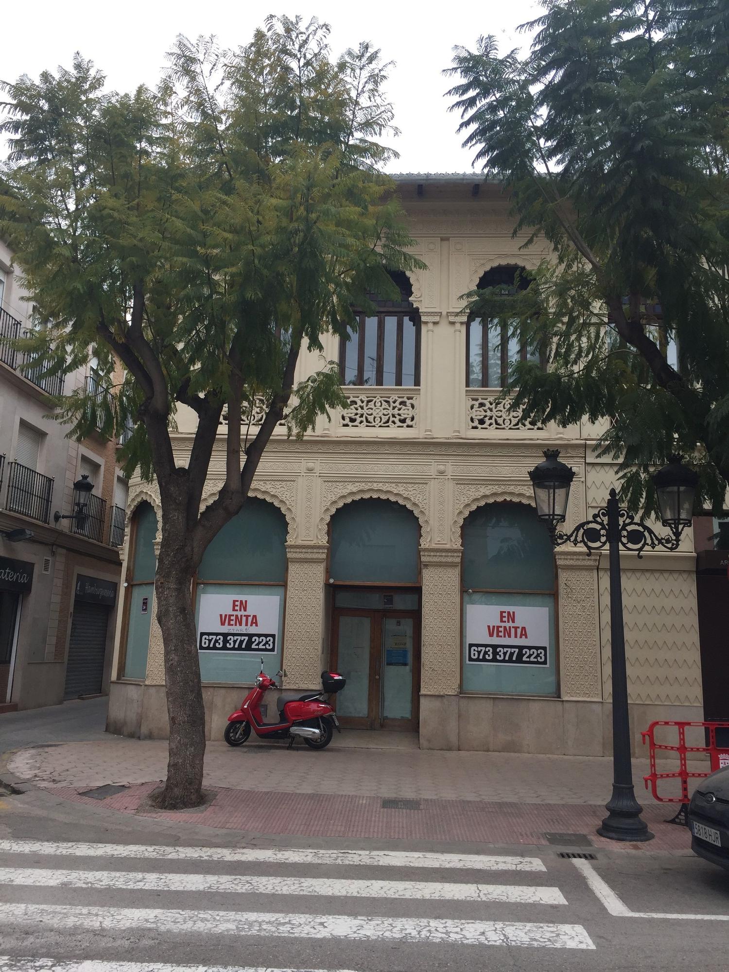 Edificio Alhambra de Torrent, en venta.