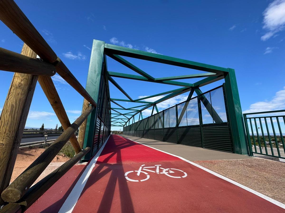 Nueva pasarela ciclopeatonal.