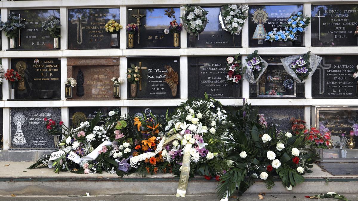 El cementerio de Torrero recibe ya a los visitantes más adelantados por Todos los Santos