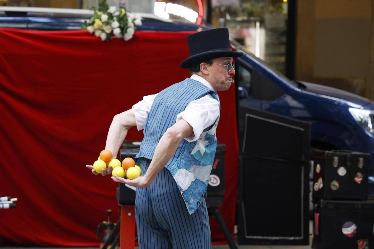 Fotos de les Festes de Primavera, amb espectacles de circ i la trobada de sacaires