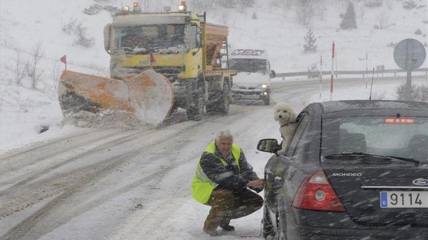 Cinco tramos de carreteras de la provincia de Huesca afectadas por la nieve