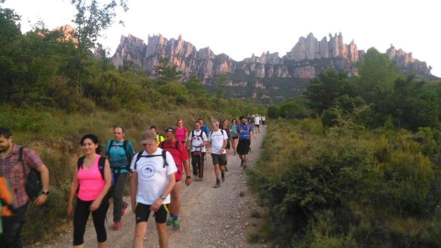 35 persones segueixen la petjada de sant Ignasi de Montserrat a Manresa