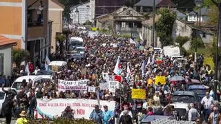 Miles de personas desbordan Palas contra la fábrica de Altri: "Es un atentado a nuestra manera de vivir"