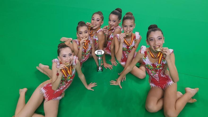 Componentes del conjunto alevín del Chamara que se proclamó campeón de España