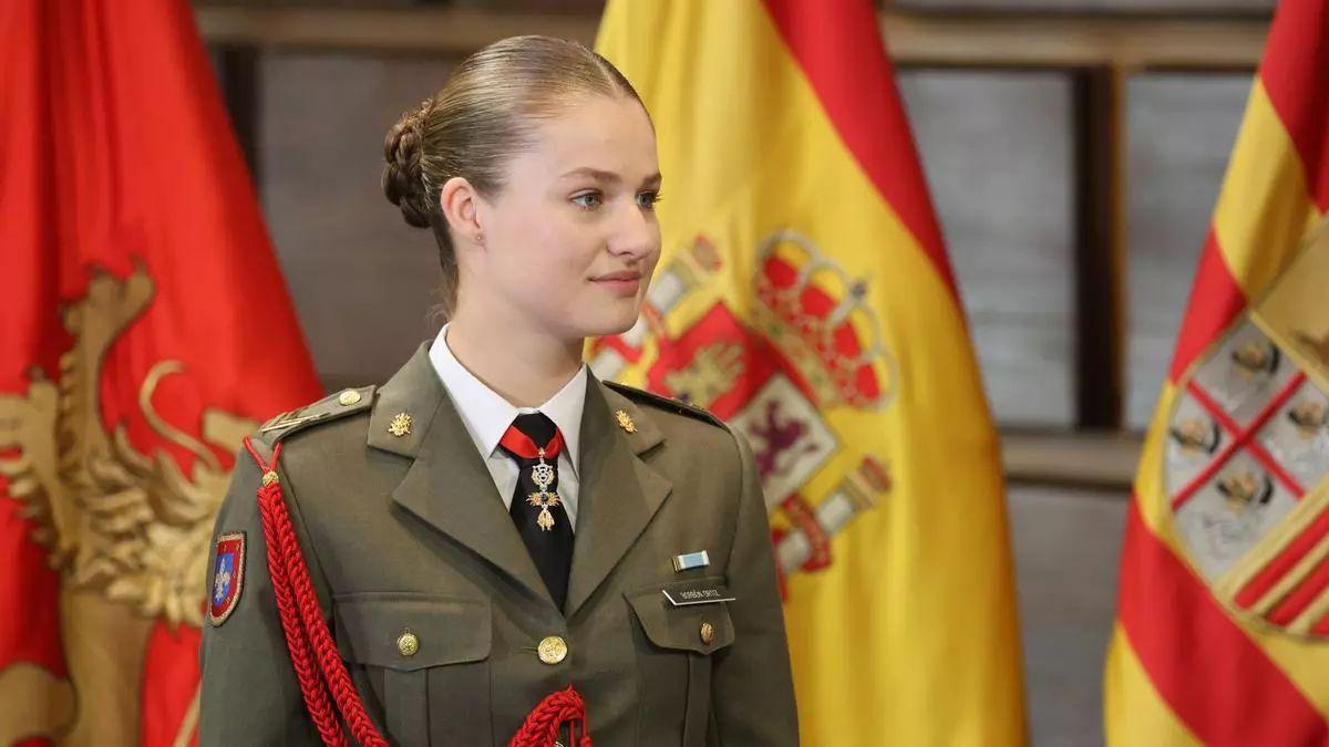 La Princesa Leonor durante el acto de entrega del título de Hija Adoptiva de la ciudad a la monarca, a 21 de mayo de 2024, en Zaragoza.