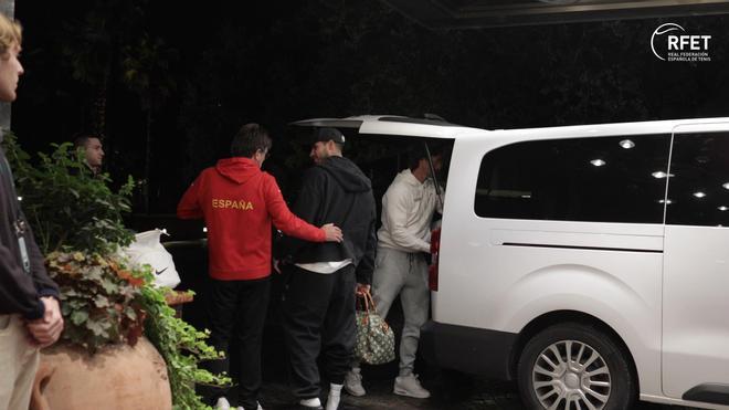 Alcaraz ya está en Bolonia para unirse al equipo español en las finales de la Davis