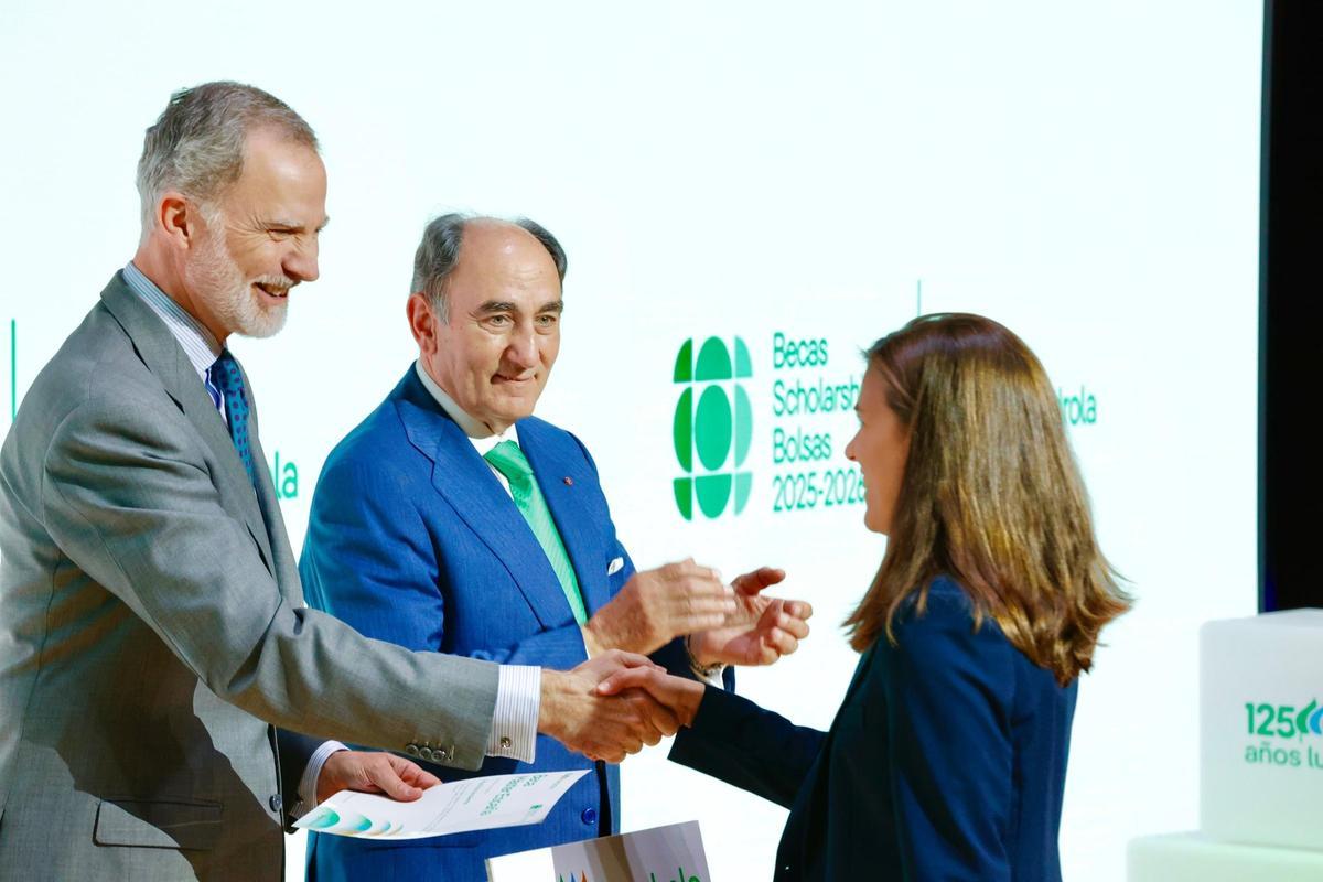El Rey y el presidente de Iberdrola, Ignacio Galán, en la entrega de las becas 2025-2026