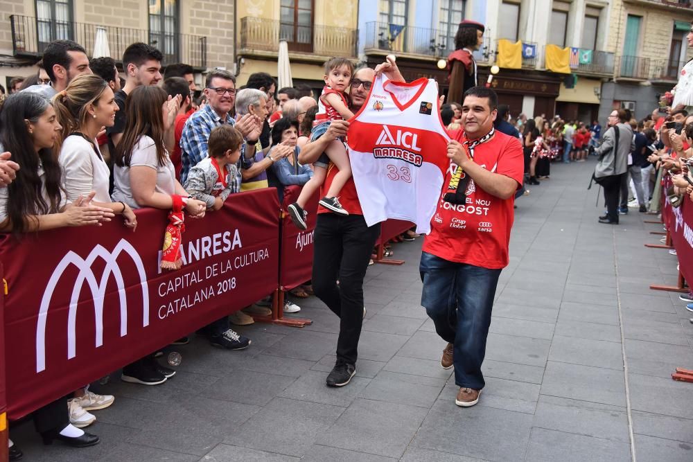 Celebració de l'ICL Manresa a la plaça Major