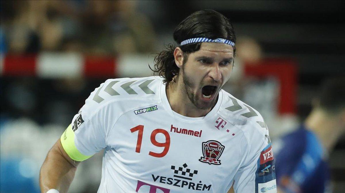 Laszlo Nagy en un partido con el Veszprém