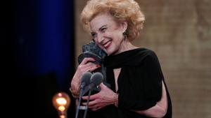 Marisa Paredes recogiendo el Goya de Honor en 2018.