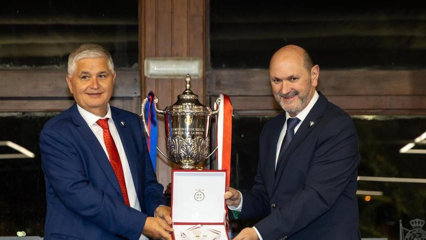 Juanjo Arencibia: «Rafael Louzán me comentó que hemos hecho algo muy grande por el fútbol español en esta final de la Copa de la Reina de Gran Canaria»