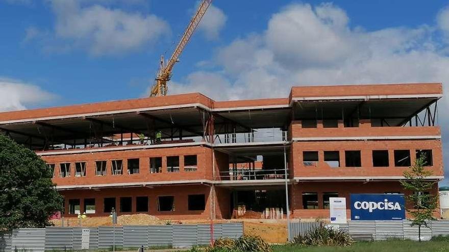 Fachada del instituto en obras