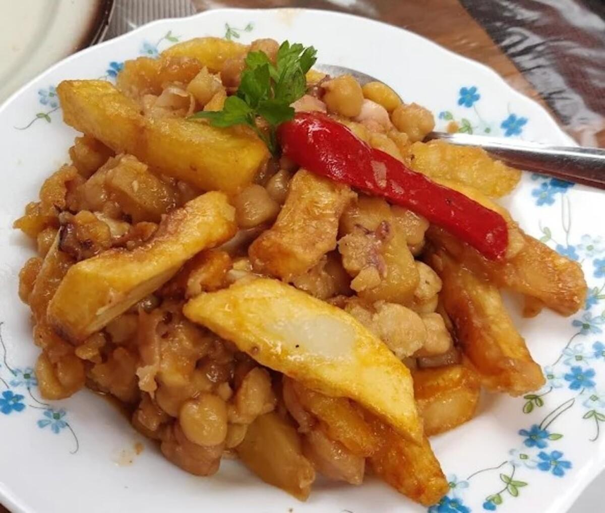 El establecimiento cuenta con un plato especlidad de la casa