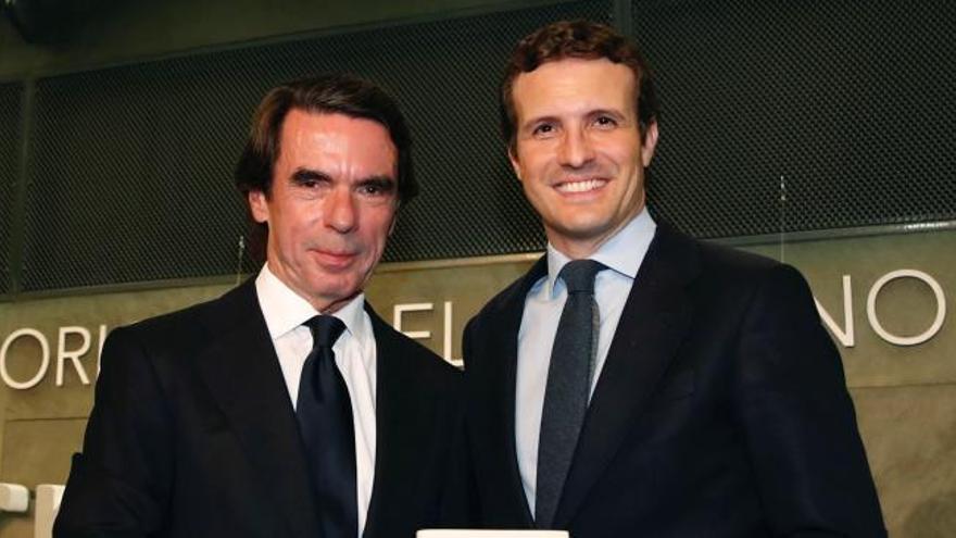 Casado y Aznar, en total sintonía en la presentación del libro del expresidente