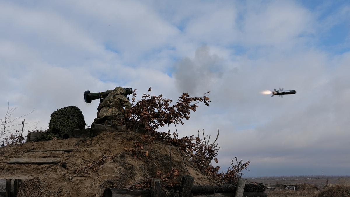 El ejército ucraniano realiza ejercicios en Ucrania.