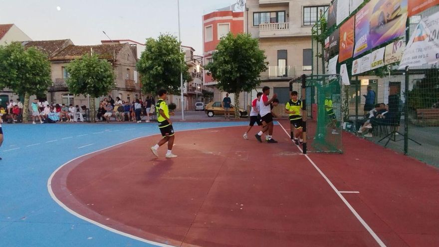 Uno de los partidos disputados esta semana en el Torneo de Banda do Río.