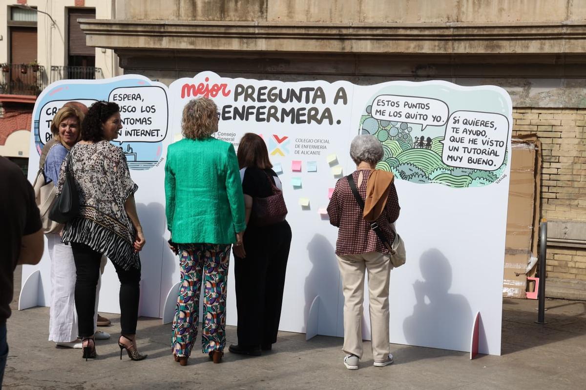 Talleres y reivindicaciones en Alicante en el Día Internacional de la Enfermería