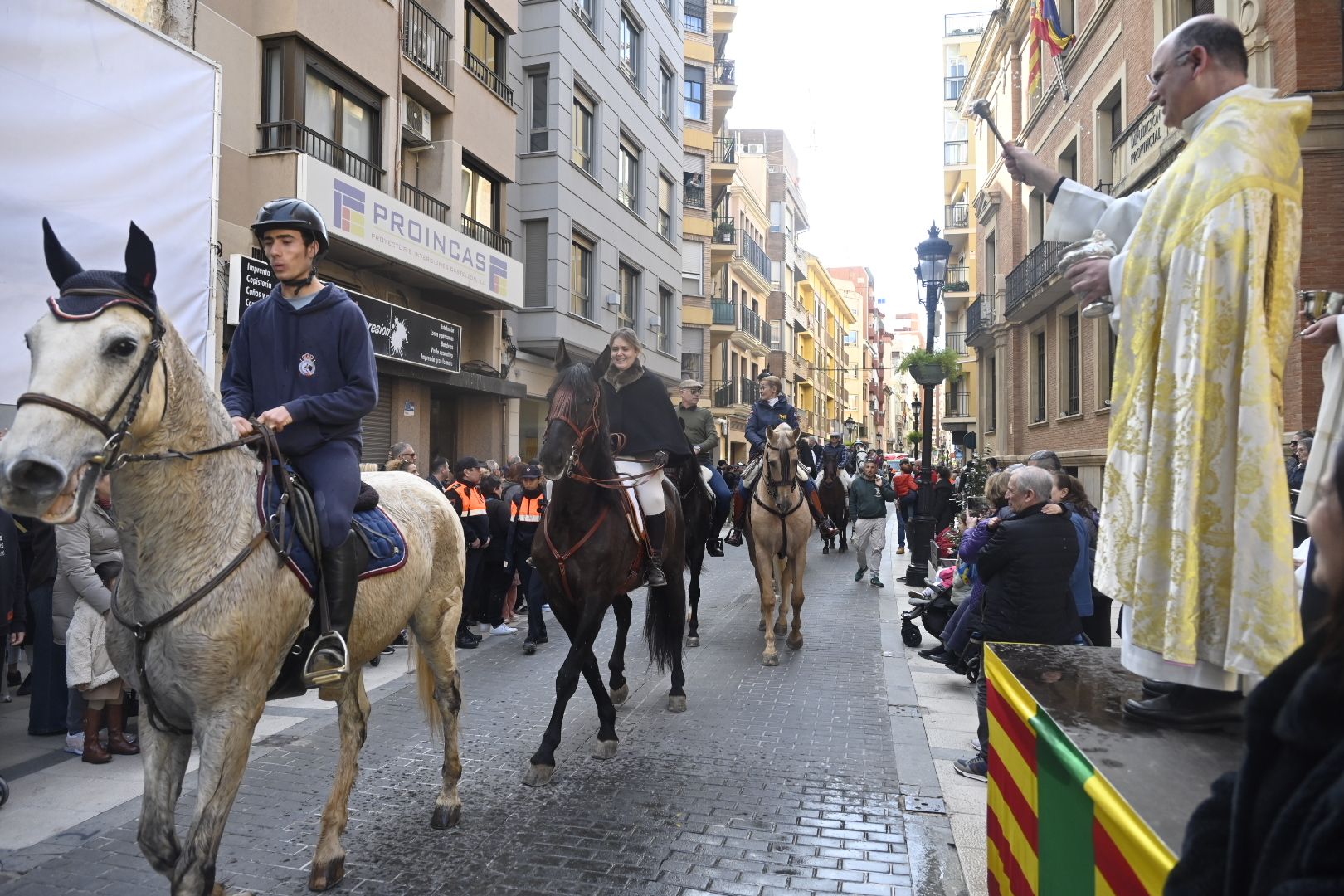 Roberto Bautista lidera la procesión por Sant Antoni en Castelló