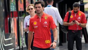 Carlos Sainz, en el paddock de Jeddah