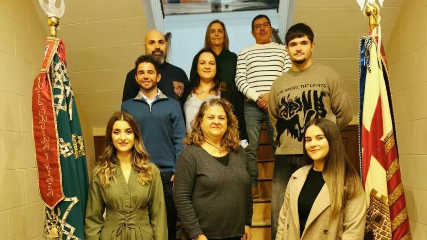 Primera foto oficial de los cargos de Moros y Cristianos 2025 en El Campello
