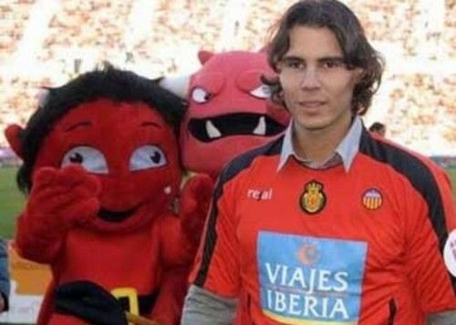 Rafa Nadal, además de seguir al Real Madrid, sufre con los partidos del Mallorca.