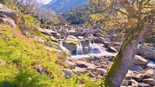 El refugio de David Broncano y Silvia Alonso es un pueblo de Ávila en la Sierra de Gredos