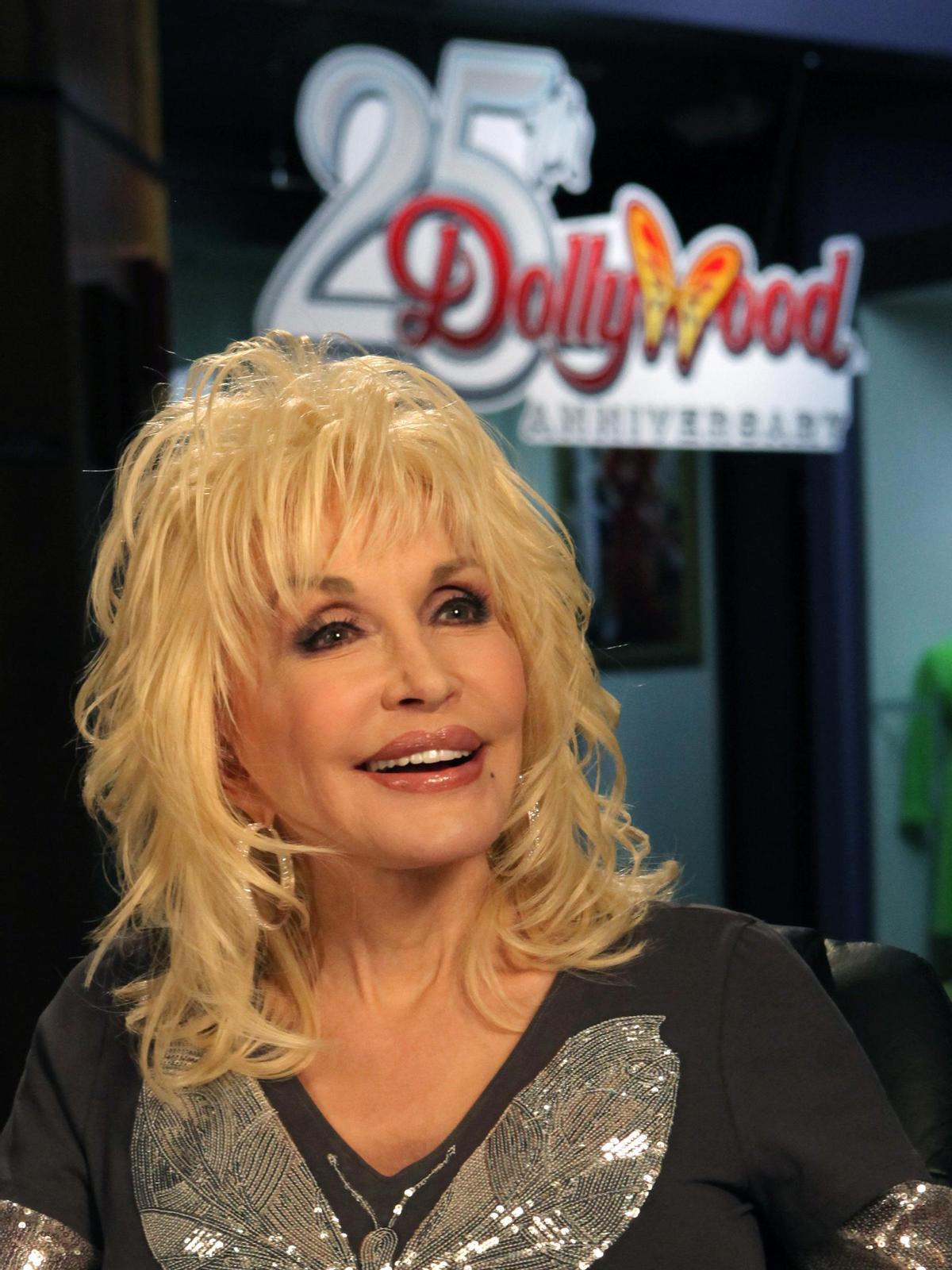 Dolly Parton cuenta con su propio parque temático, Dollywood
