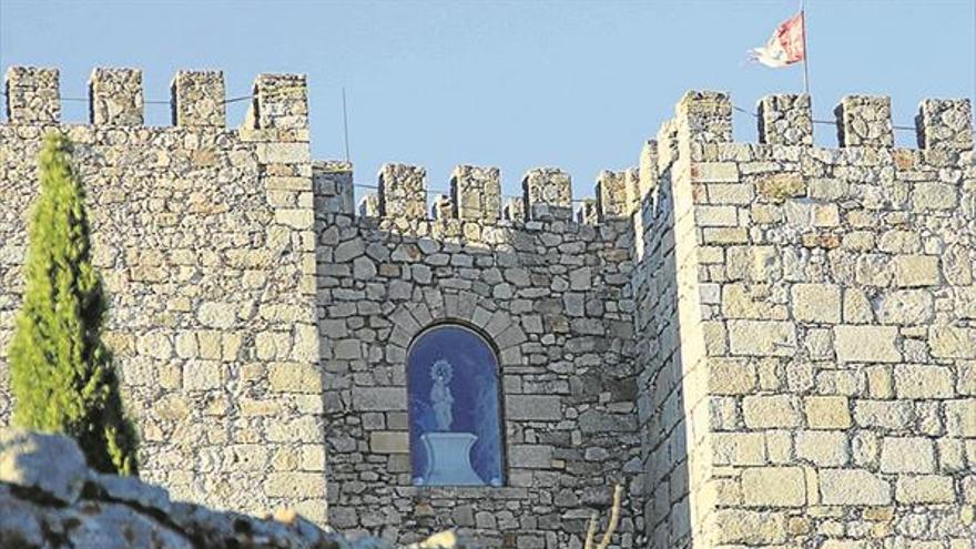 Los Lannister se instalan en el castillo de Trujillo bajo  la protección  de la patrona