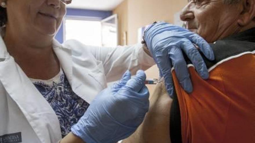 Sanidad prolonga 15 días más  la vacunación contra la gripe