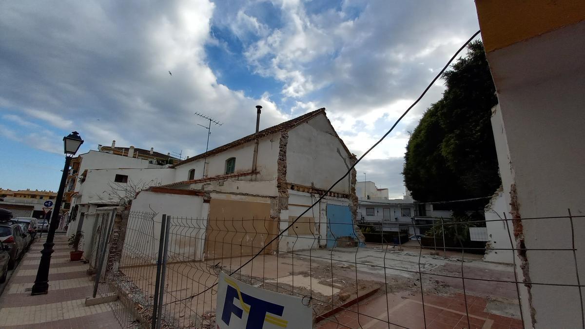 Solar que albergaba la edificación construida en la época colonial de San Pedro Alcántara.