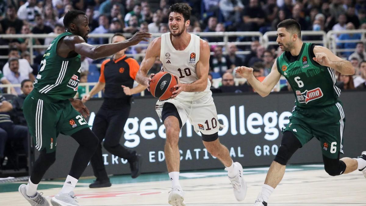 Leandro Bolmaro, en un partido con el Bayern