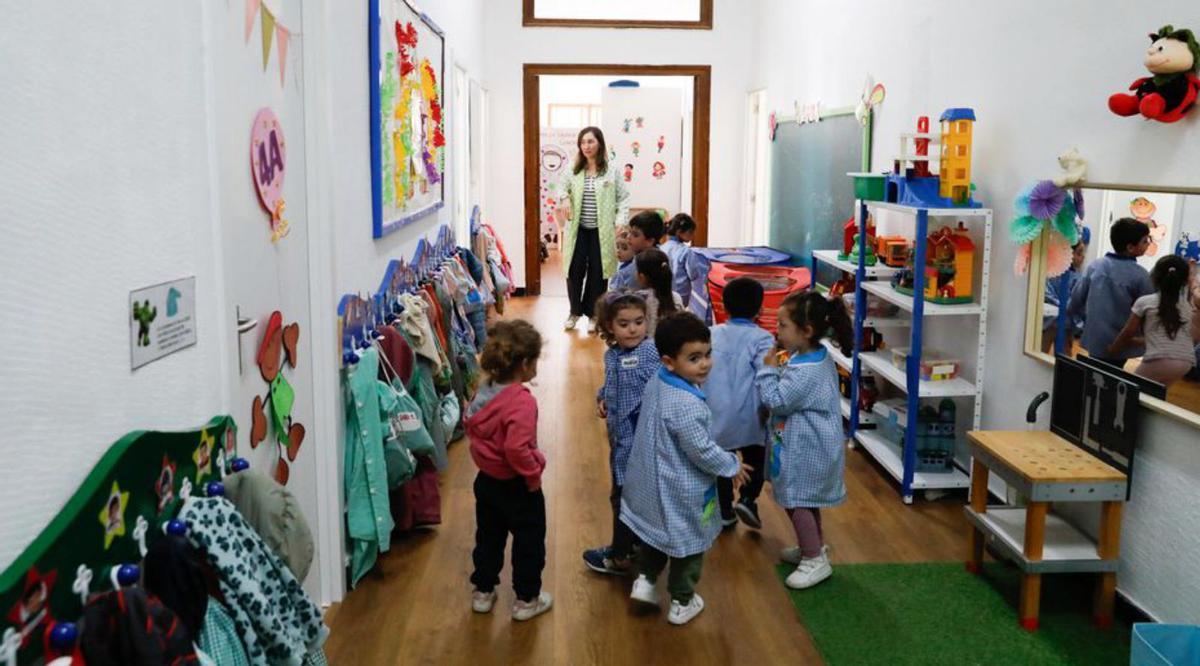 Pasillo de uso común en el nuevo espacio de infantil.
