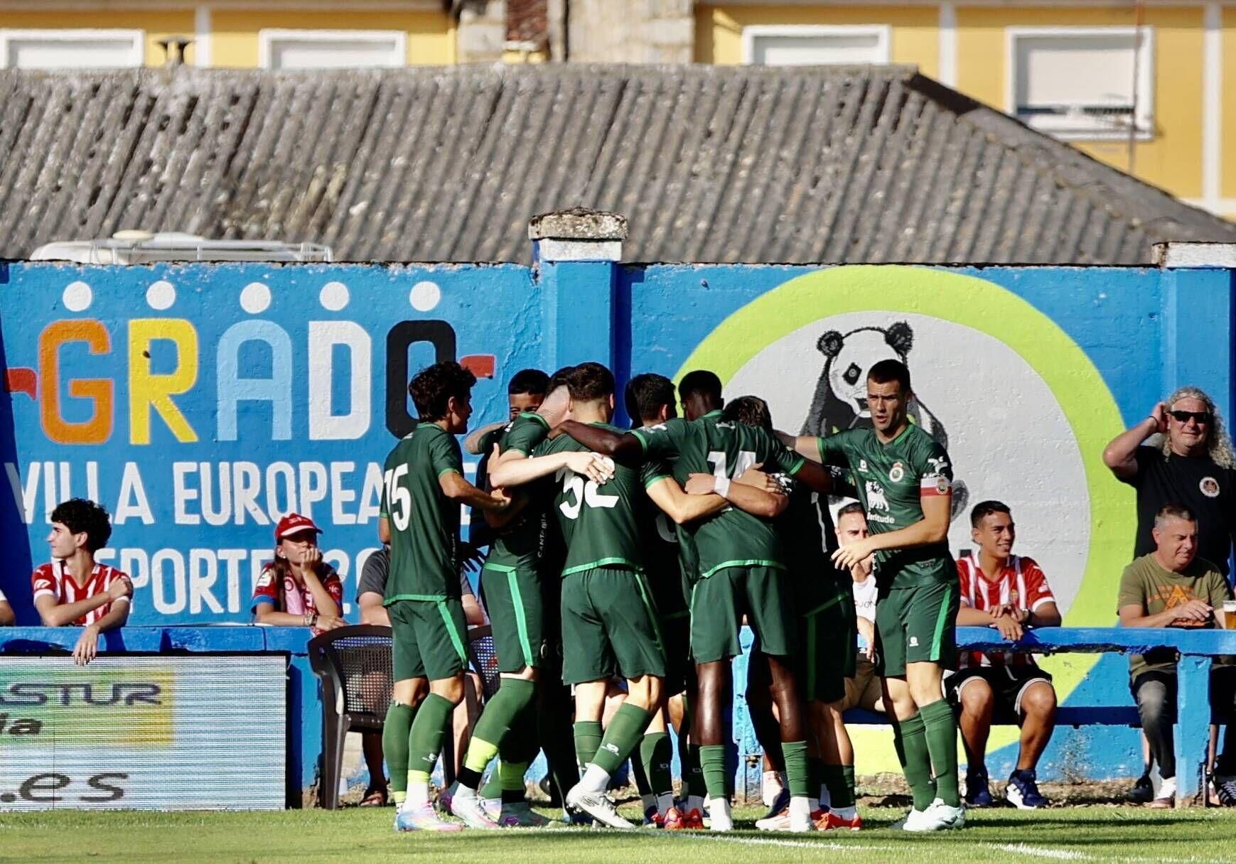 EN IMÁGENES: Amistoso de pretemporada en Grado entre Sporting y Racing de Santander