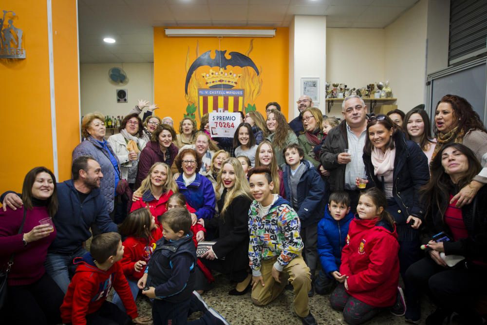 La falla Plaza V. Castell Maiques en la Fuensanta celebra un quinto premio de la Lotería Nacional