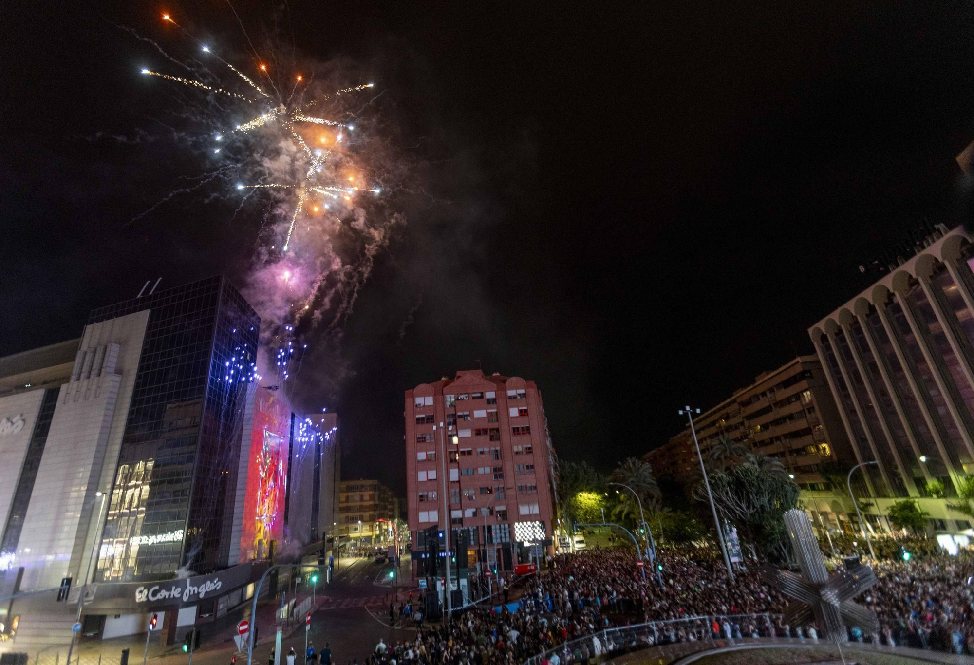 Todas las imágenes de la "Arribada del Foc 2025"