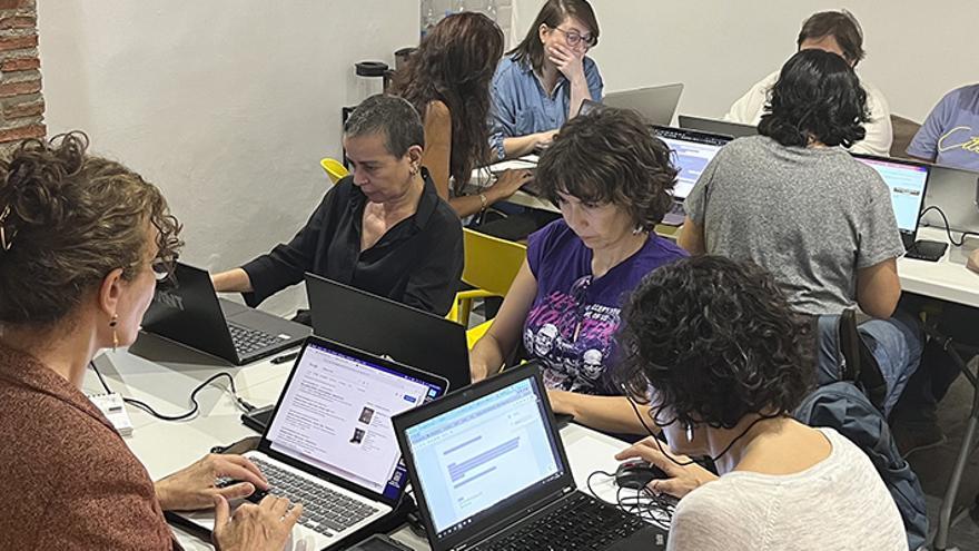 Maratón de edición con perspectiva de género para crear biografías de mujeres en Wikipedia.