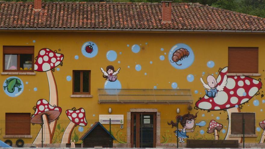 Una pérgola cubrirá el patio de la Escuela Infantil de 0 a 3 años, en Cangas de Onís