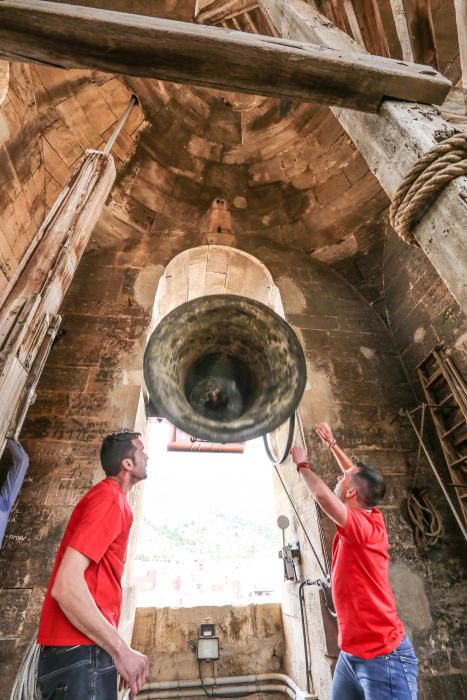 Volteo de campanas en la Iglesia de San Martín de