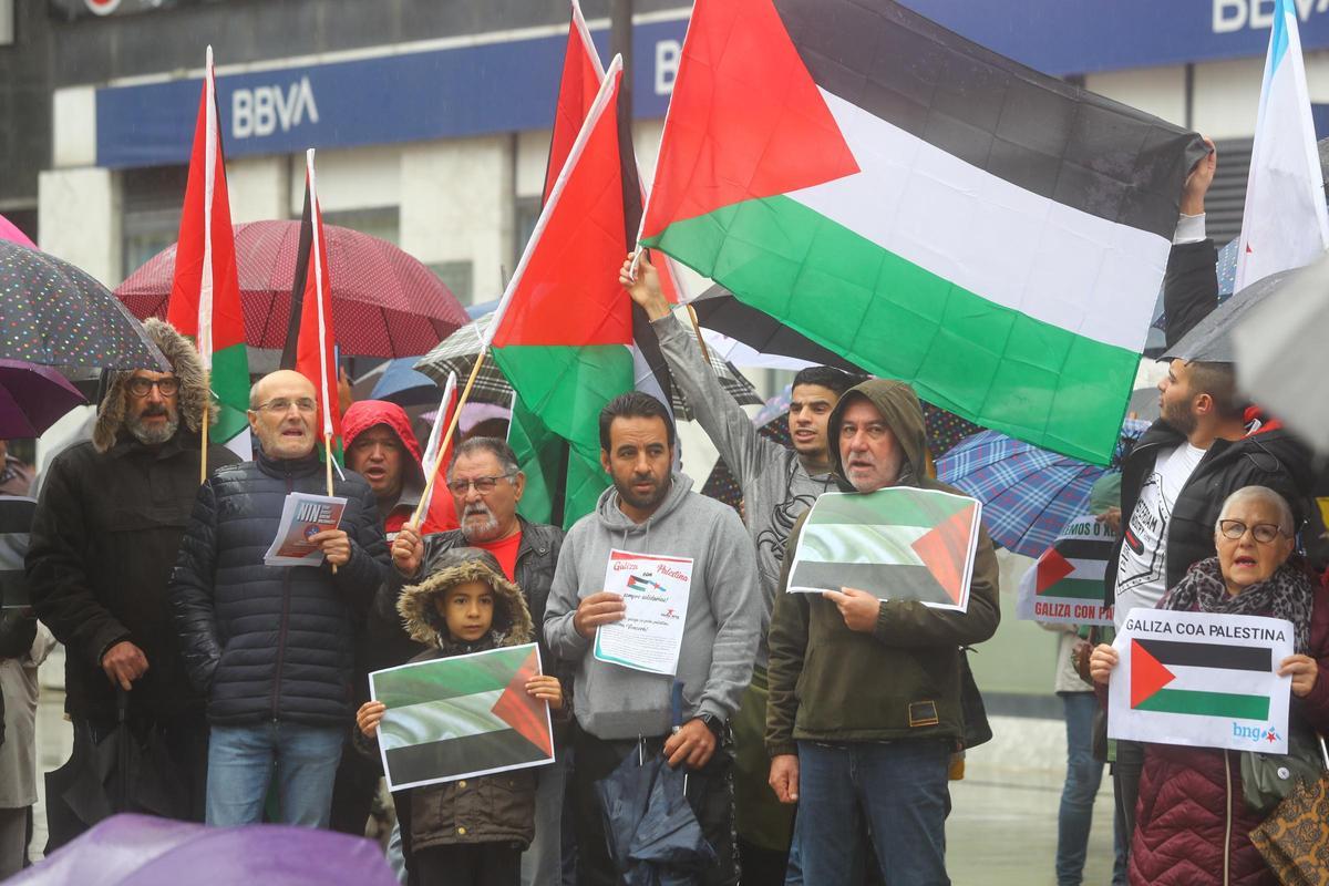 Concentración a favor del pueblo palestino en la plaza de Galicia