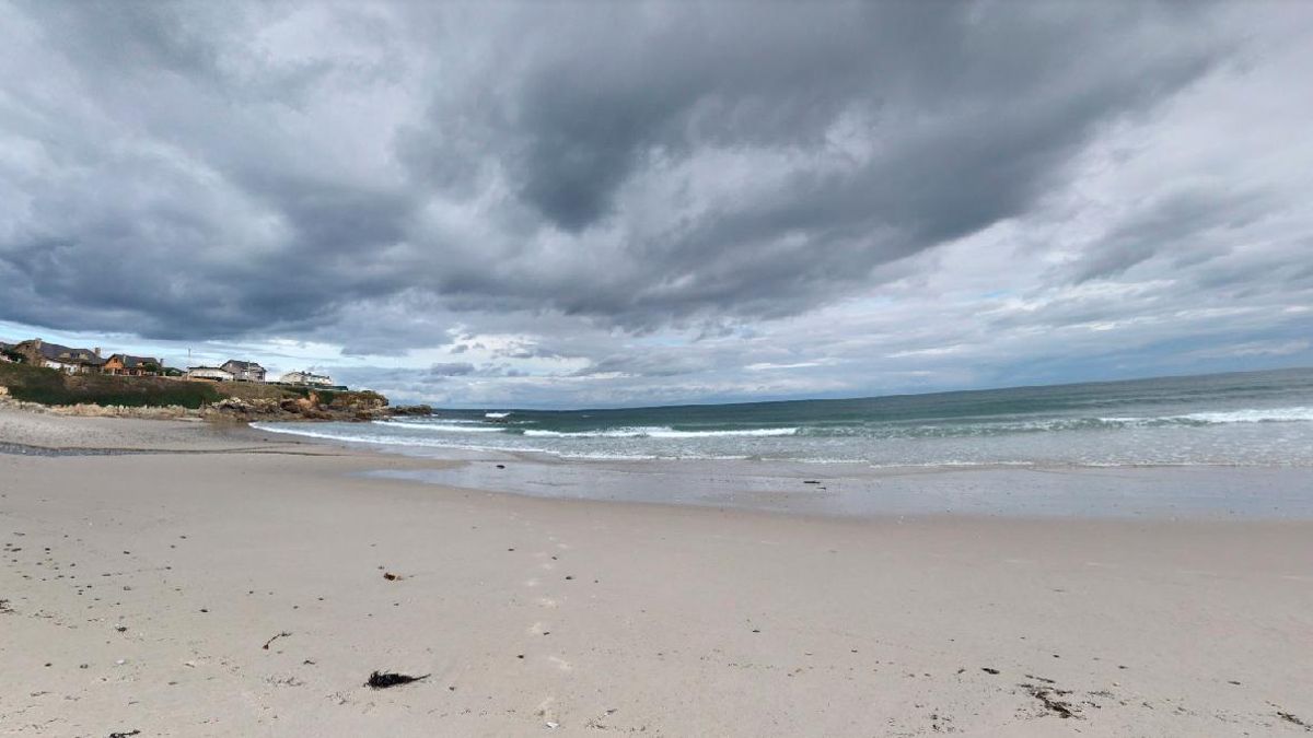 Playa de Arealonga en Barreiros, Lugo.