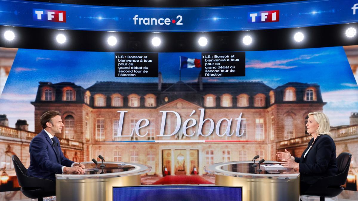 Una imagen del debate de Emmanuel Macron y Maine Le Pen.