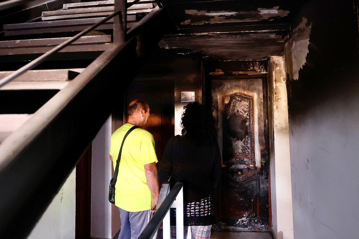 Interior de la vivienda en la calle Torremolinos, tras el incendio.