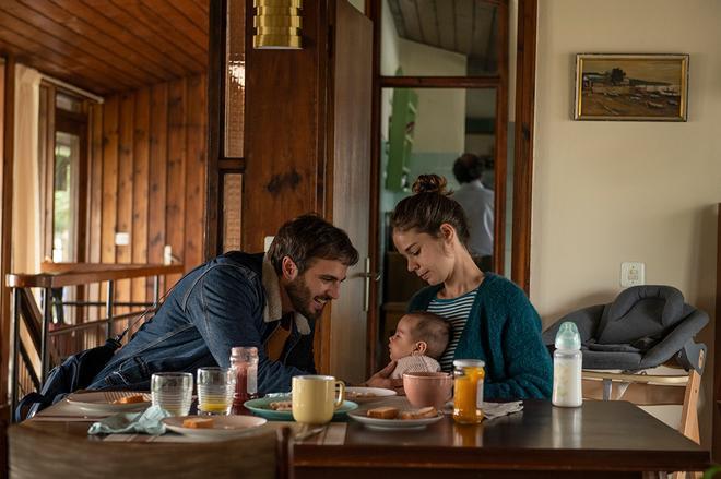 Laia Costa en un momento de la película 'Cinco Lobitos'